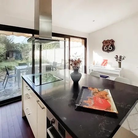 Stunning In With Kitchen Le Bouscat