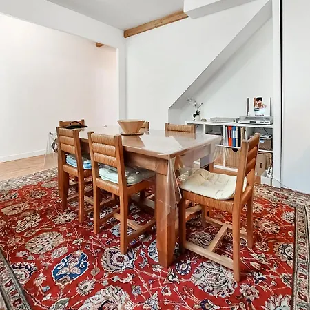 Vakantiehuis Stunning In With Kitchen